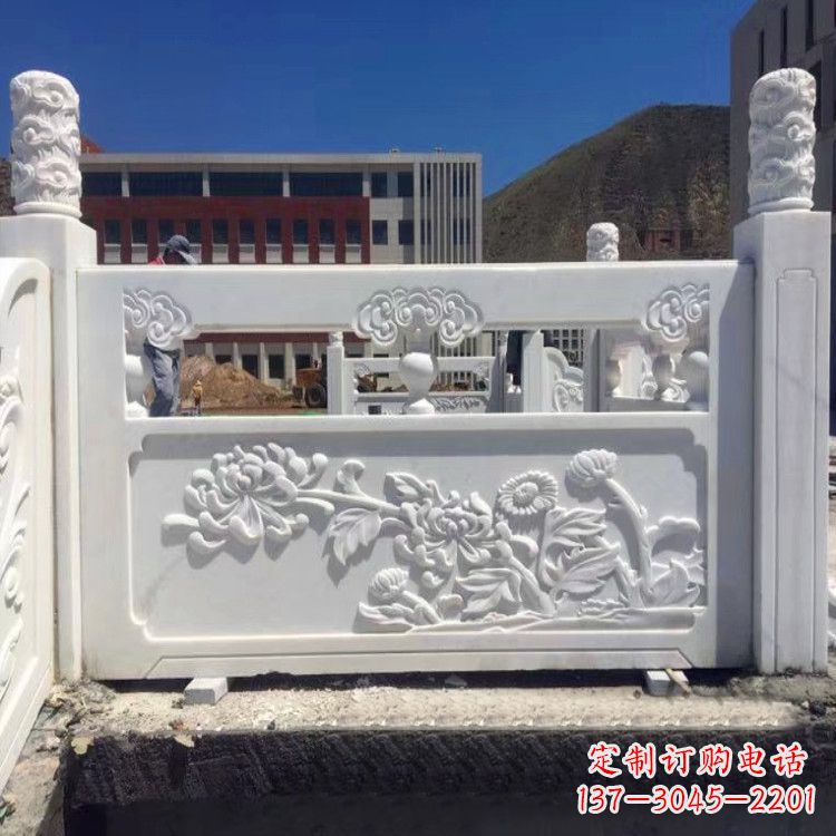 泉州中领雕塑旗下的菊花石栏板雕塑,以其独特的…