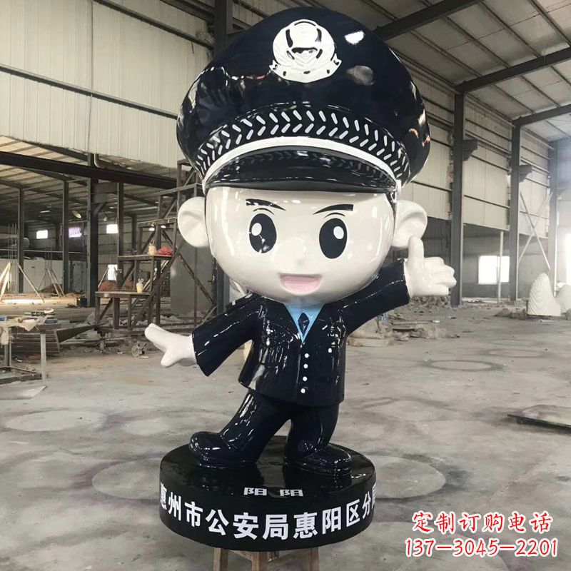 泉州可爱的警察卡通雕塑