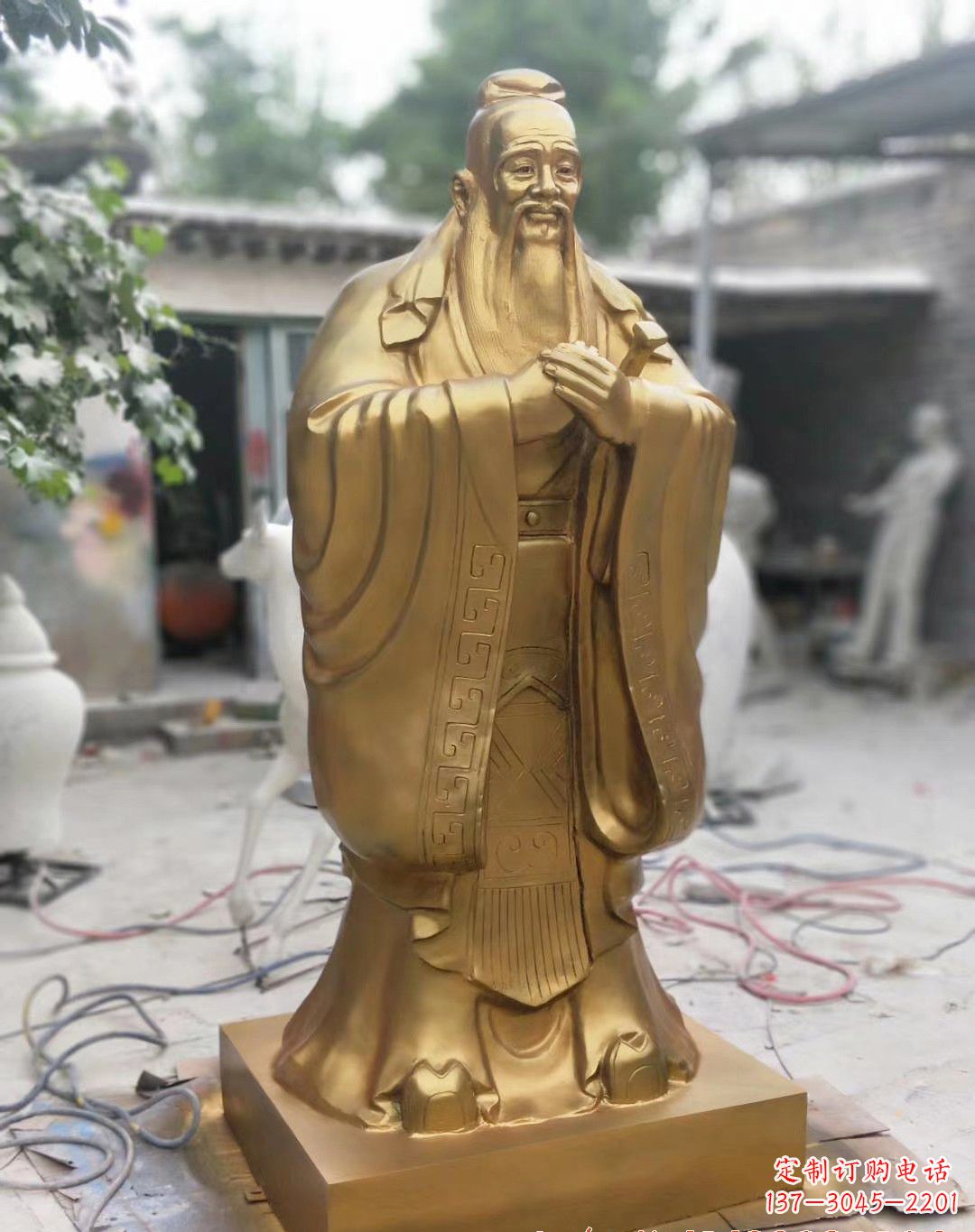 泉州高雅典雅的孔子铜雕像