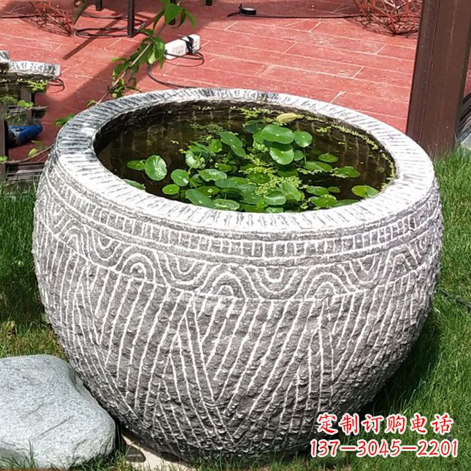 泉州老青石花盆雕塑：独特的家居艺术装饰