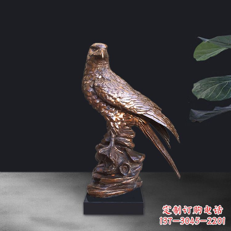泉州精美雕刻的老鹰雕塑摆件