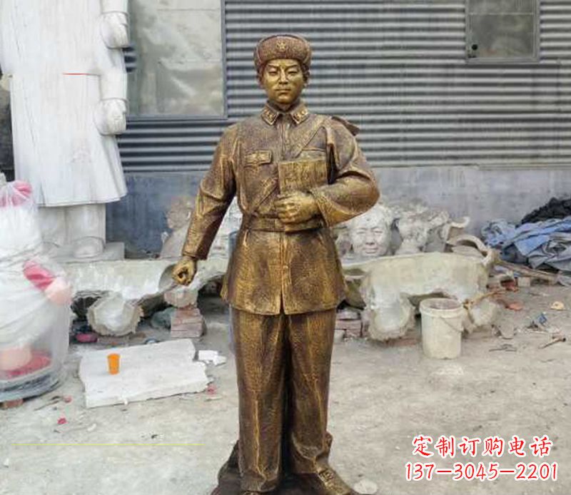 泉州传承爱国精神,让雷锋雕塑永久守护家园