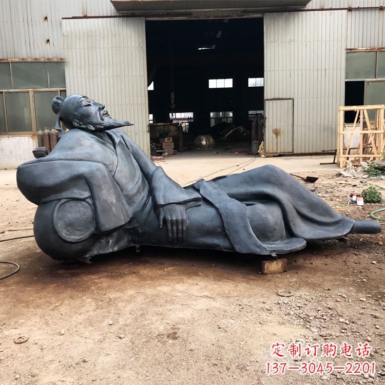 泉州李白醉卧铜雕塑,抒写出豪迈之气