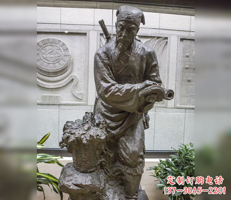 泉州中领雕塑自主研发了高雅李时珍铜雕,它以历…