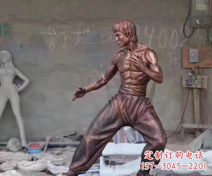 泉州李小龙铜雕,精美尽显传奇风采