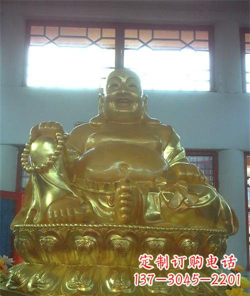 泉州传统工艺制作鎏金弥勒佛像