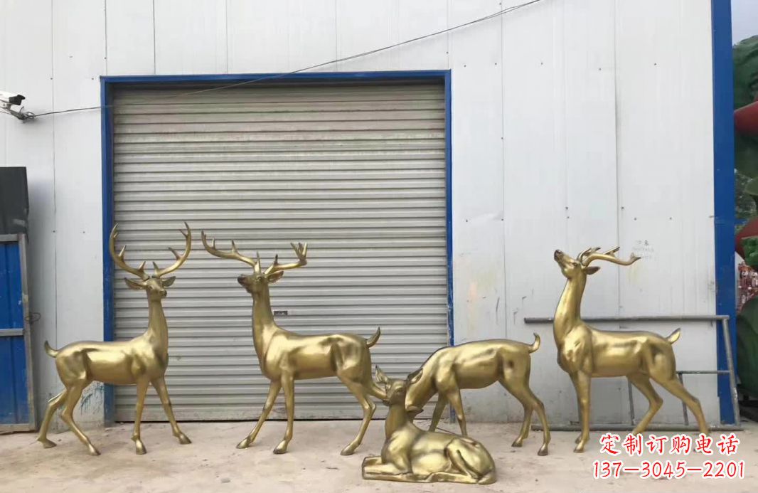 泉州产自中领雕塑的手工鹿群铜雕塑,是一款以鹿…