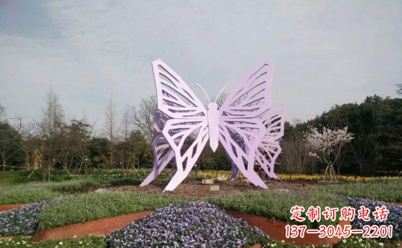 泉州流动而优雅的蝴蝶雕塑
