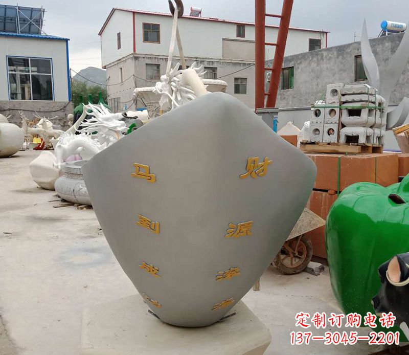 泉州精美元宝雕塑,马到成功!