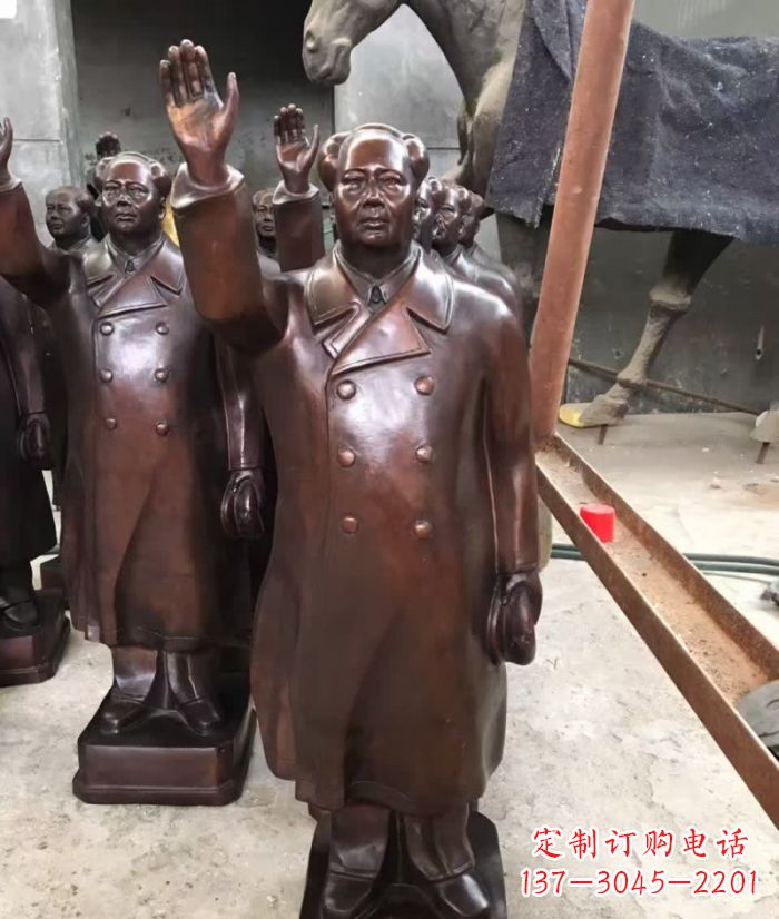 泉州毛主席挥手铜雕,传达毛主席的不朽精神