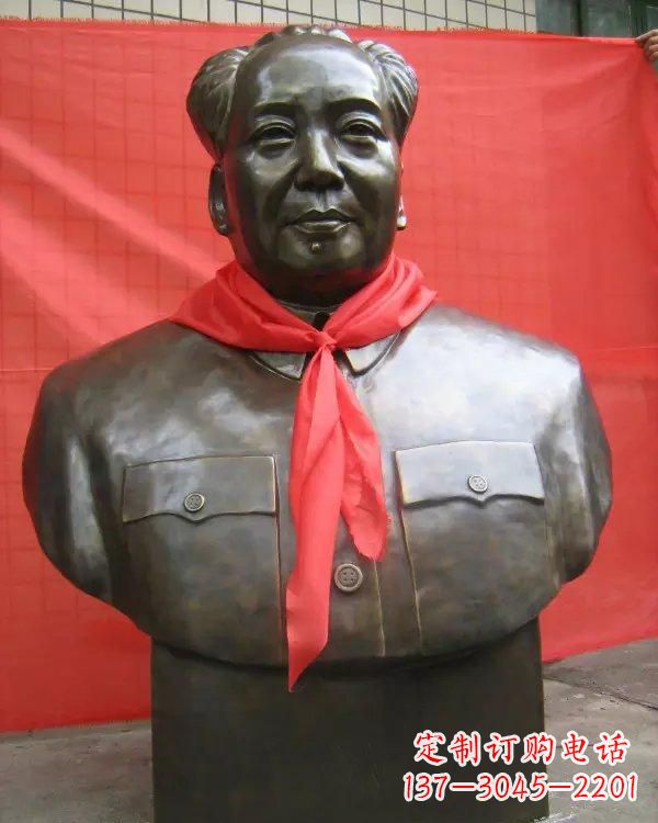 泉州毛主席铜雕像