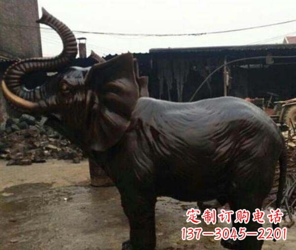 泉州精致细腻的大象铜雕