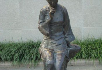 泉州描绘心灵世界的街边低头思考的女孩景观铜雕