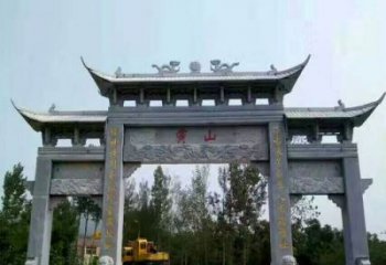 泉州景区三门石雕牌楼，是一种典型的古典建筑风…