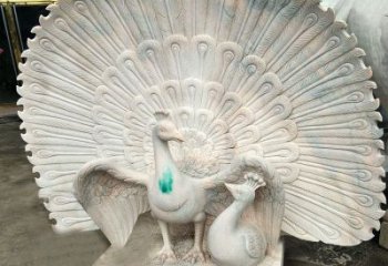 泉州汉白玉孔雀雕塑，传统工艺精致塑造