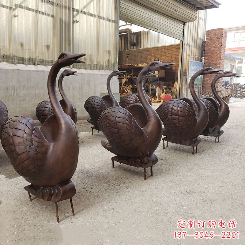 泉州中领雕塑天鹅铜雕是一款精美的艺术作品,既…