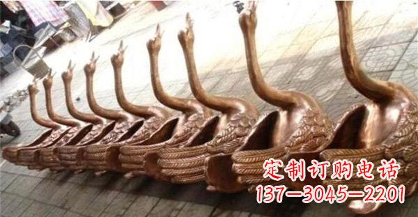 泉州优雅迷人的天鹅铜雕塑