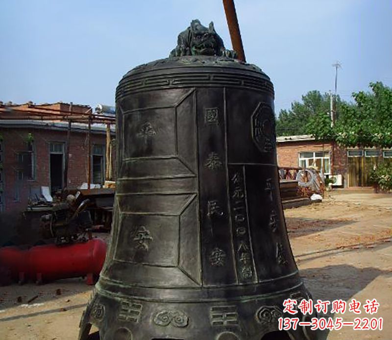 泉州平安国泰，民安铜钟雕塑