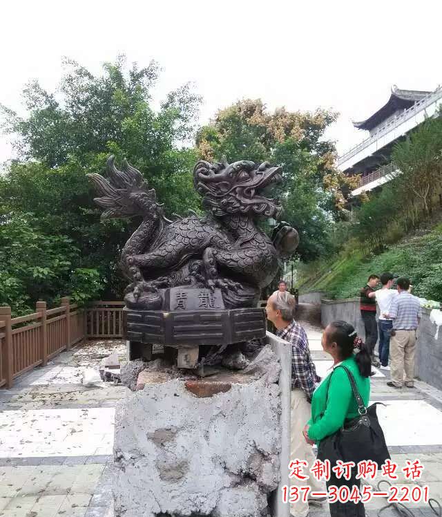 泉州青龙神兽雕塑,神态凝重,气势磅礴