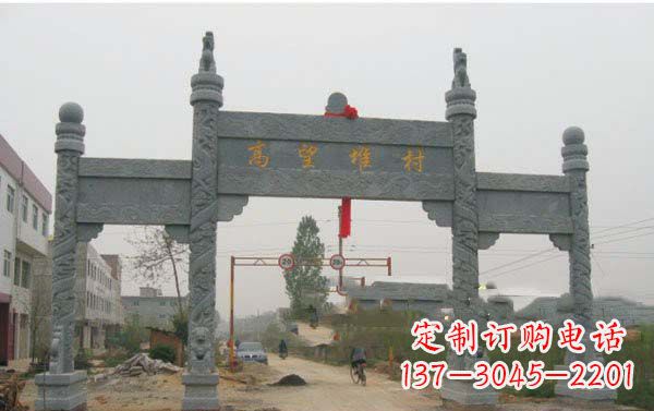 泉州艺术之美,青石村口牌坊雕塑
