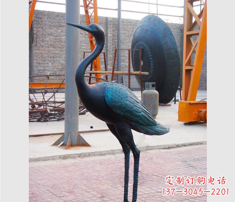 泉州青铜仙鹤雕塑:展现古典和谐之美