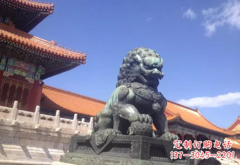泉州精致青铜狮子雕塑,表达荣耀之美