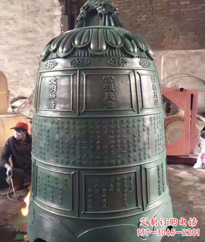 泉州青铜钟雕塑