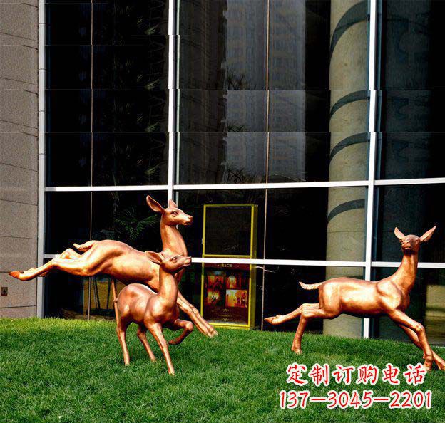 泉州商场门口跳跃的小鹿动物铜雕