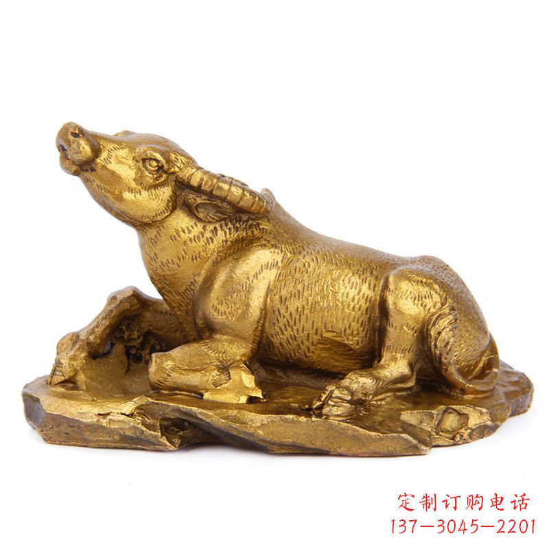 泉州优雅高贵的铸铜牛雕塑