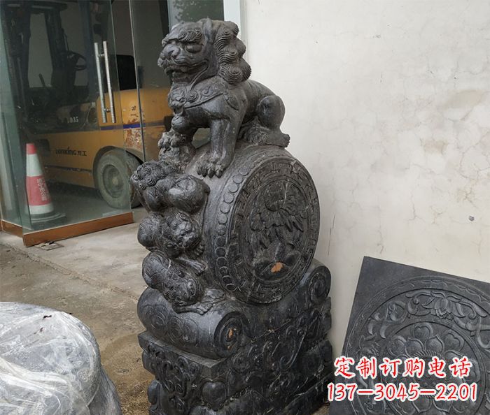 泉州狮子抱鼓石雕刻门墩