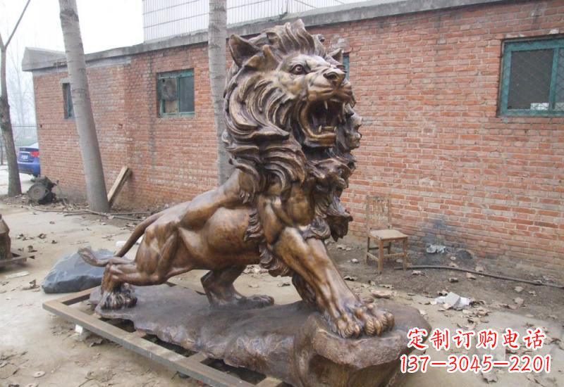 泉州高雅华贵的狮子铜雕