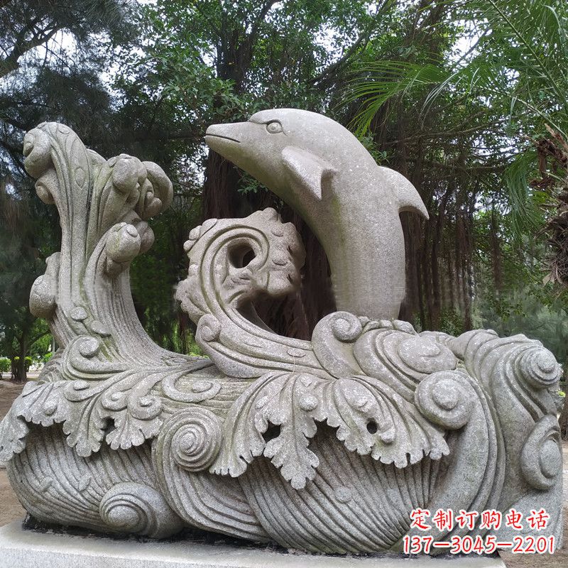 泉州精美的石雕海豚雕塑,为您的公园林营造出别具匠心的水景特色