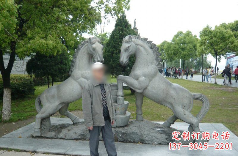 泉州以马为主题的石雕艺术品