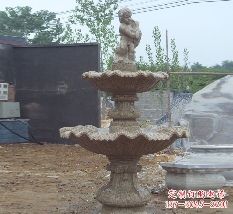 泉州双手捧钵的石雕佛像