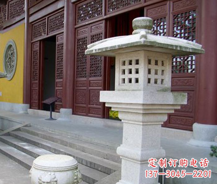 泉州寺庙景观镂空石灯石雕