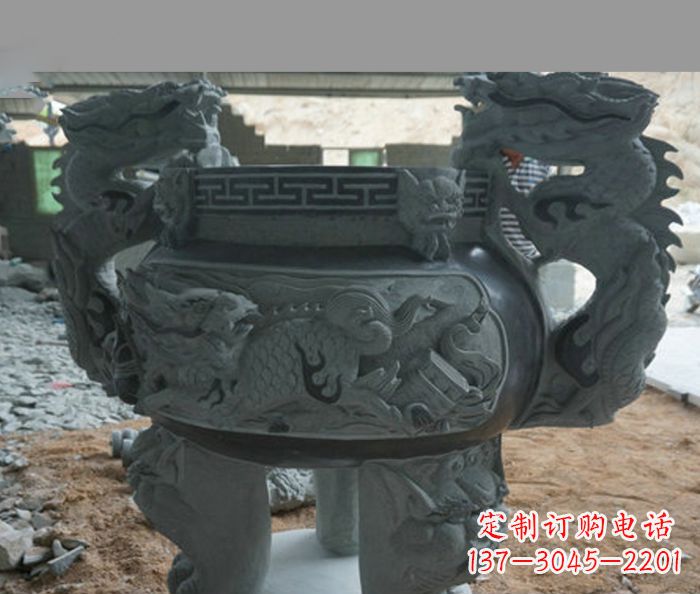 泉州寺庙景观青石龙头香炉石雕