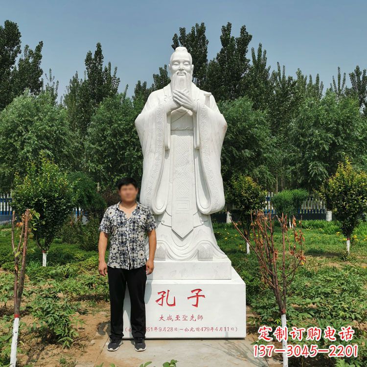 泉州寺庙孔子雕像
