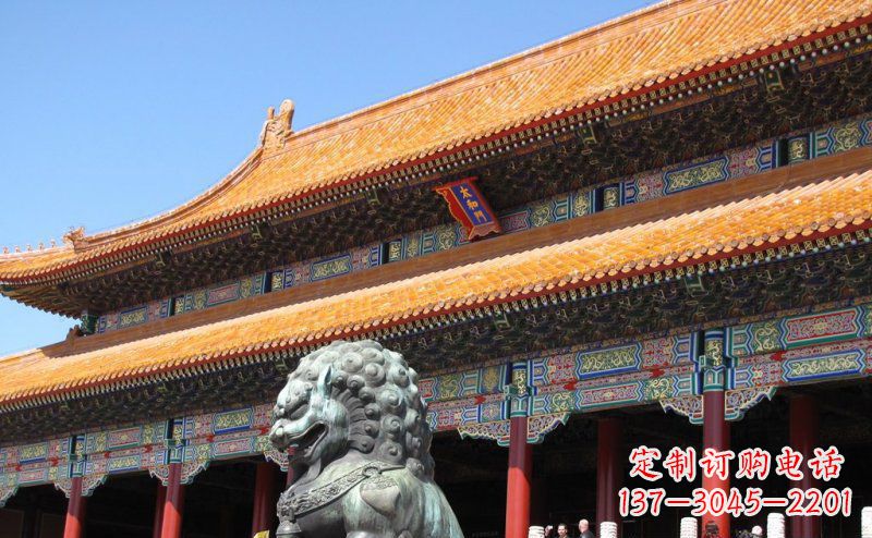 泉州寺庙门口青铜狮子雕塑