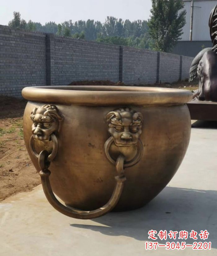 泉州寺庙铜雕水缸