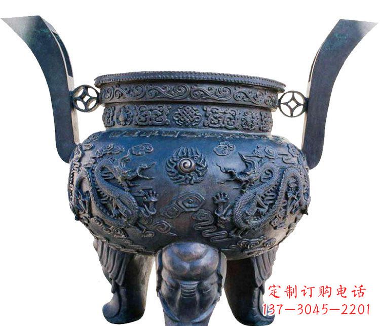 泉州寺庙圆形三足鼎铜雕香炉