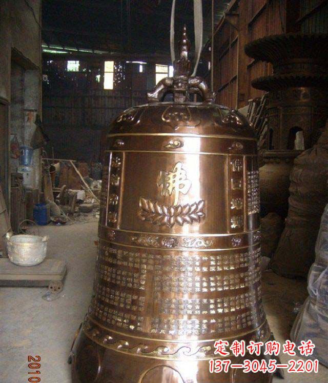 泉州寺庙铸铜钟铜雕