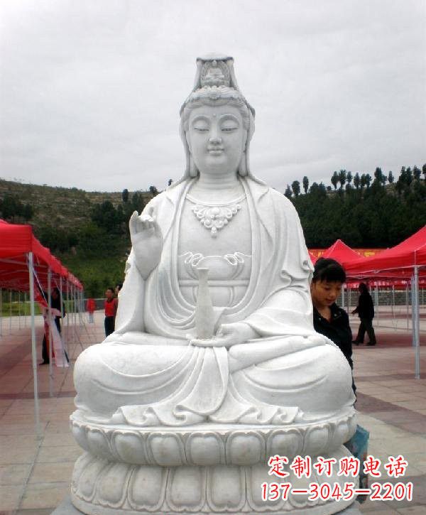 泉州寺庙坐式观音雕像