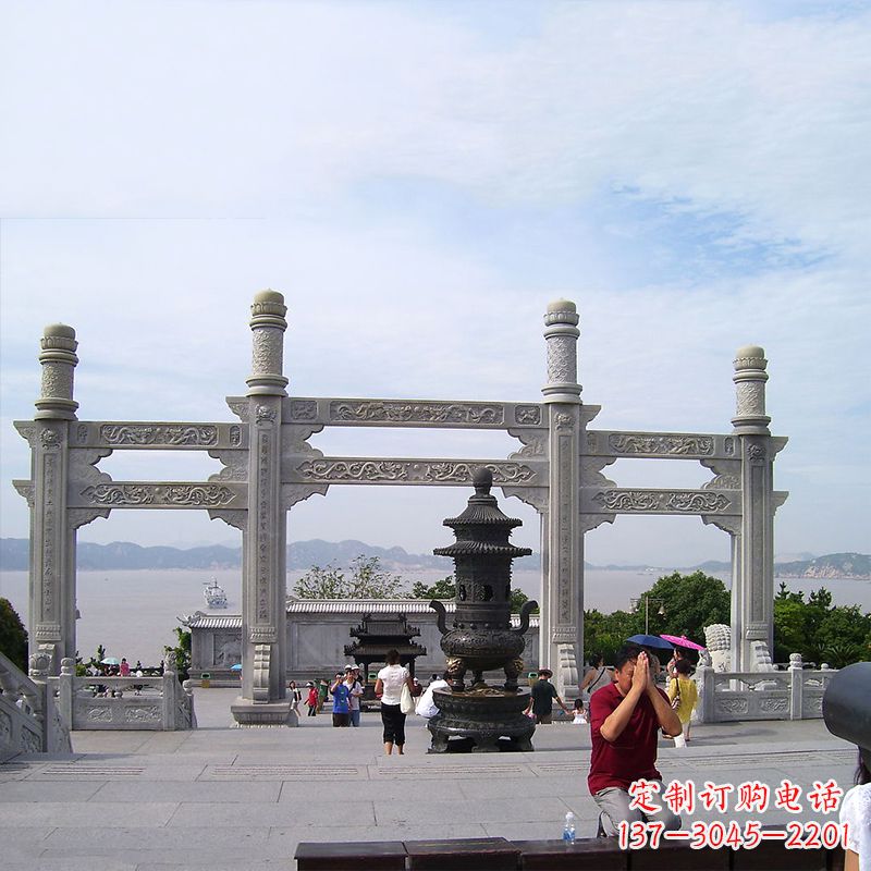 泉州寺院冲天式石雕牌坊