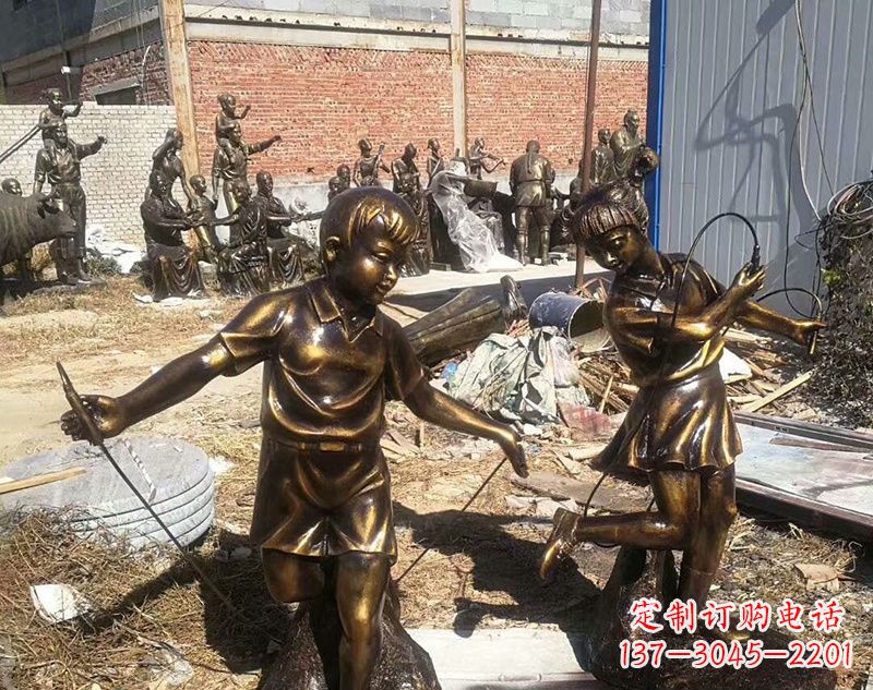 泉州跳绳的儿童铜雕