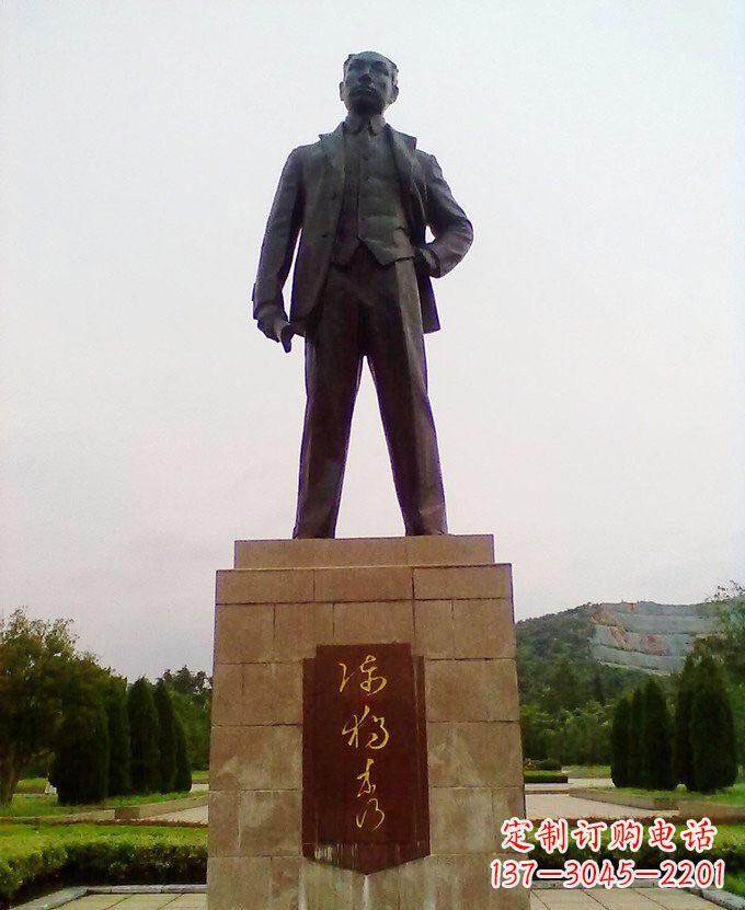 泉州铜雕近代名人陈独秀