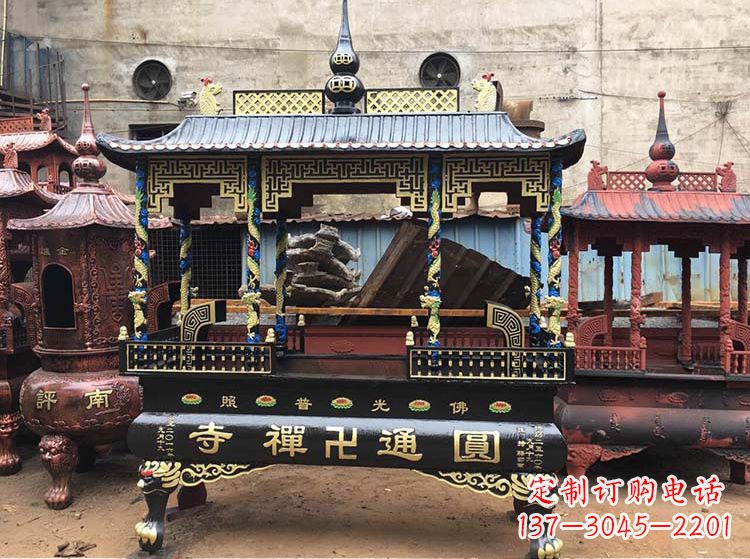 泉州铜雕像铁香炉