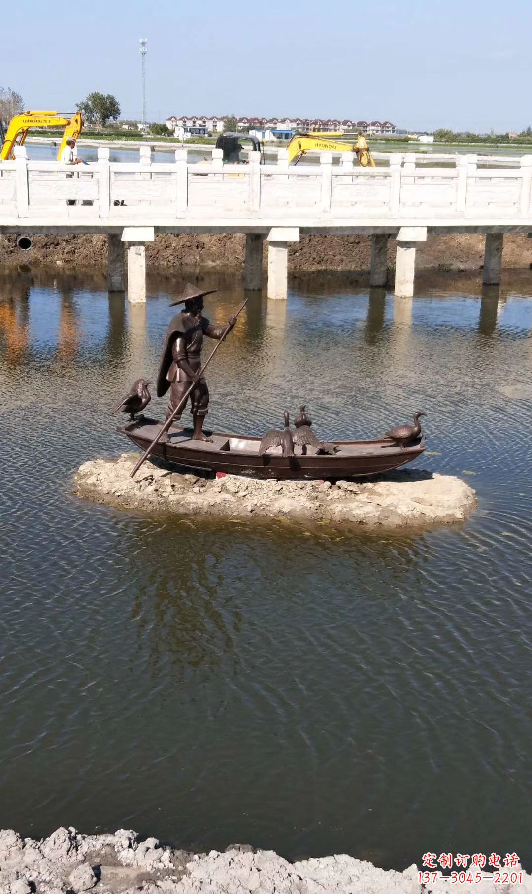 泉州铜雕渔夫撑船打鱼雕塑 湖边景观雕塑