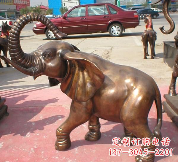 泉州铜雕长鼻大象