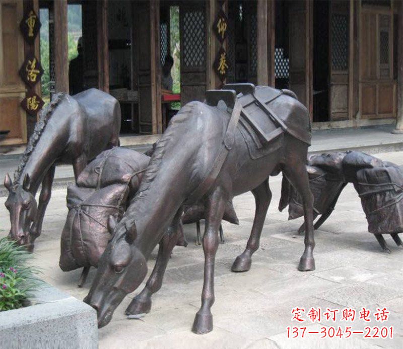 泉州拖行李的马动物铜雕