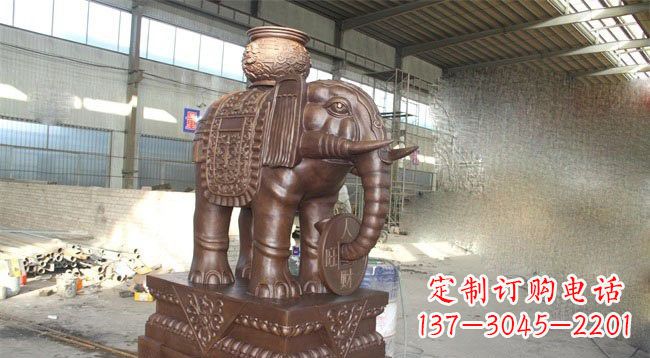 泉州驮宝大象铜雕